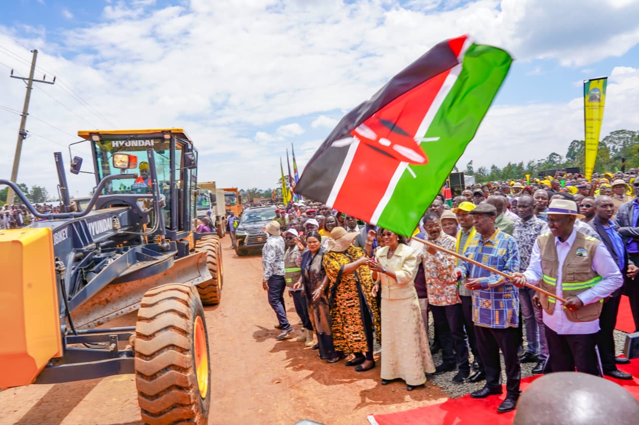 President Ruto Launches Major Road Projects in Western Kenya, Advancing Connectivity and Regional Development